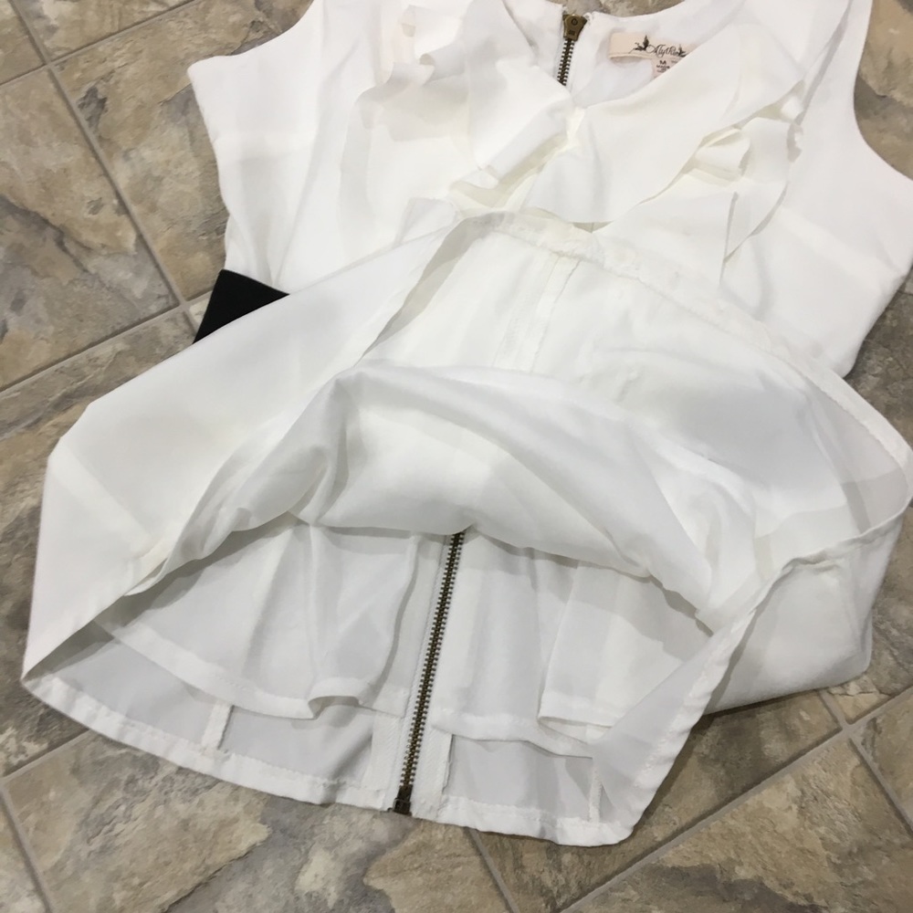 ALYTHEA Ruffle Top - Picture 7 of 8